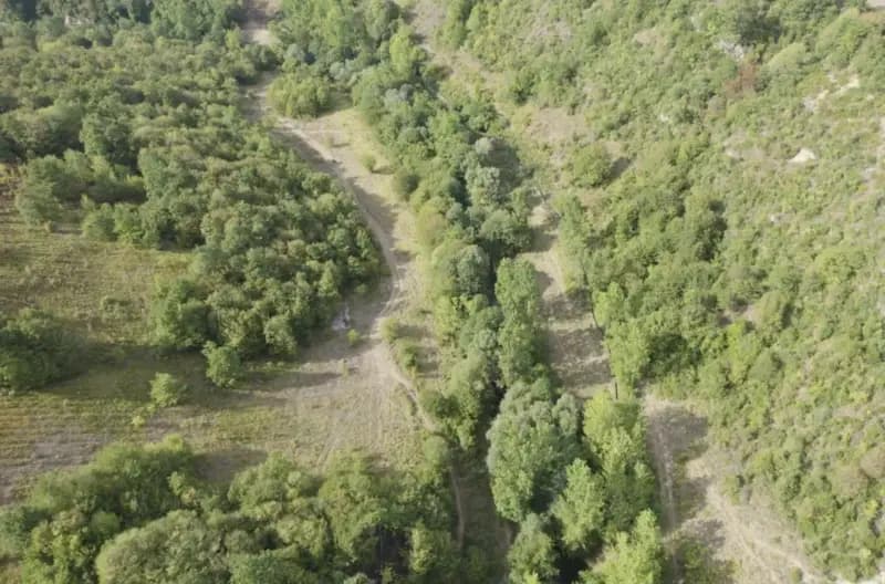 Location photo 1